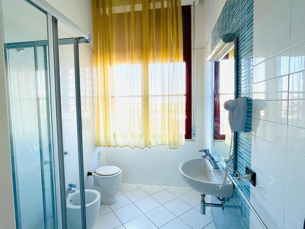 Regina Beach Holiday Apartments Tirrenia Exteriör bild