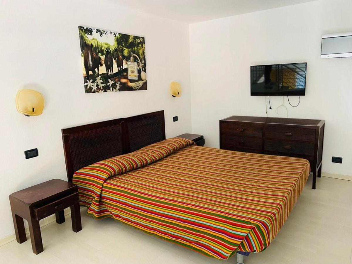 Regina Beach Holiday Apartments Tirrenia Exteriör bild