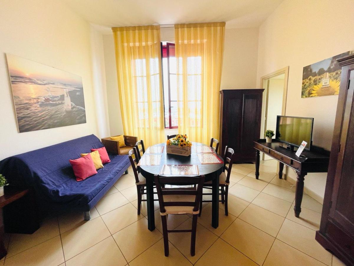 Regina Beach Holiday Apartments Tirrenia Exteriör bild
