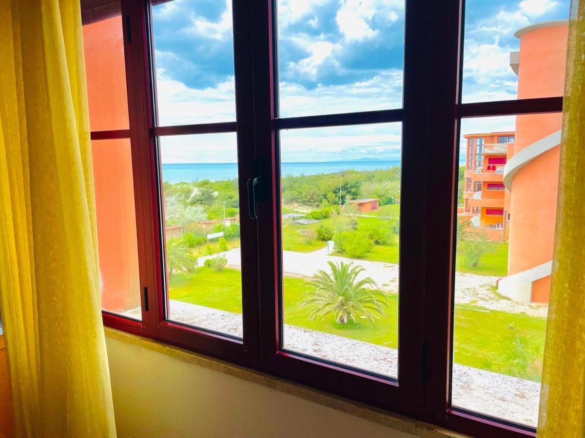 Regina Beach Holiday Apartments Tirrenia Exteriör bild