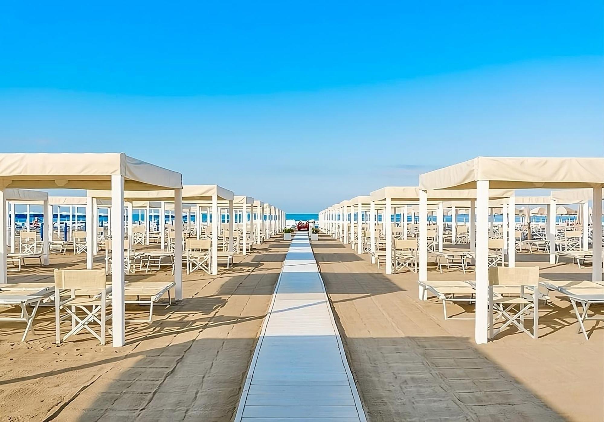 Regina Beach Holiday Apartments Tirrenia Exteriör bild